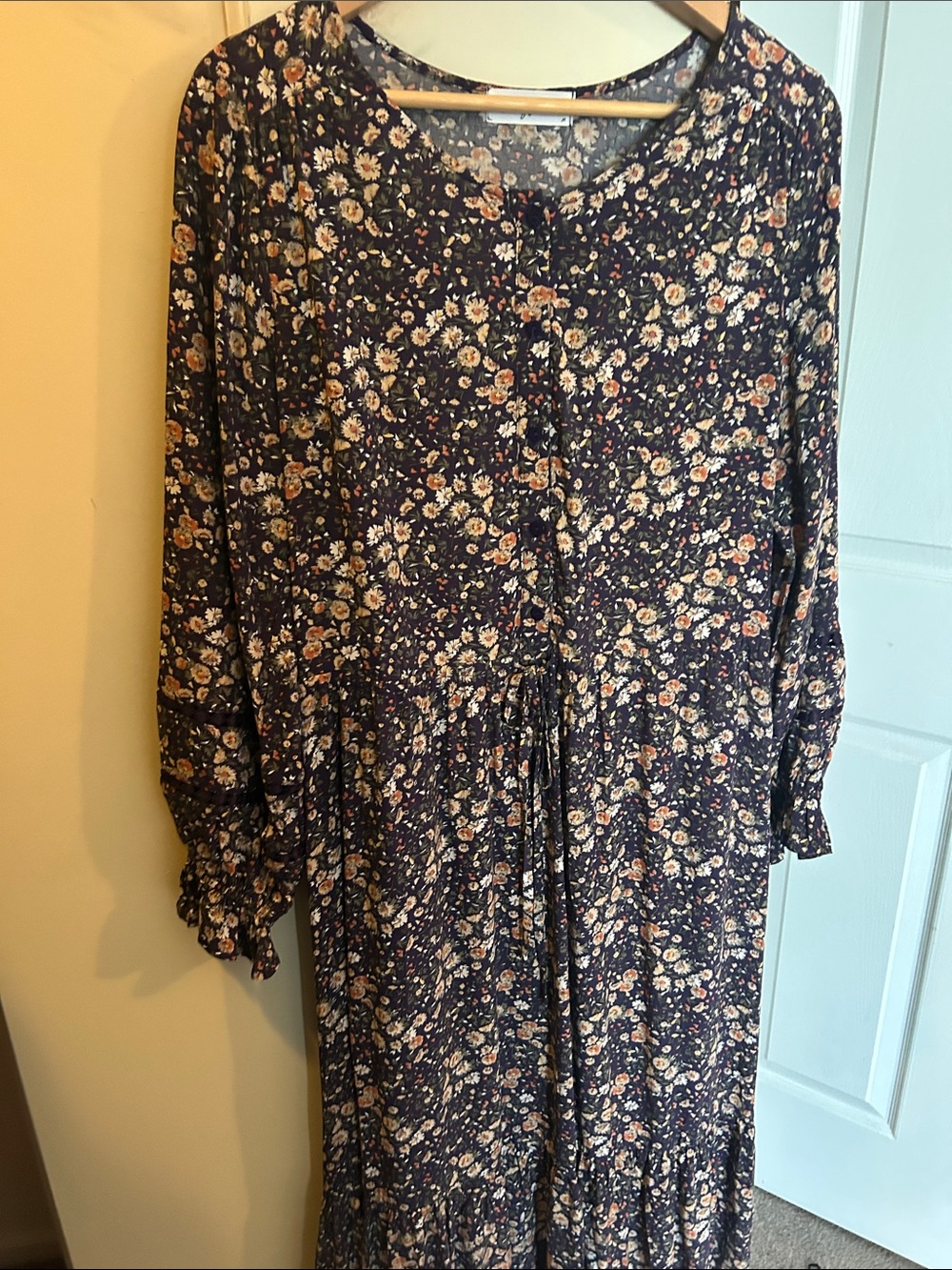 Carly Jean Los Angeles Navy Floral Button-Front Maxi Dress